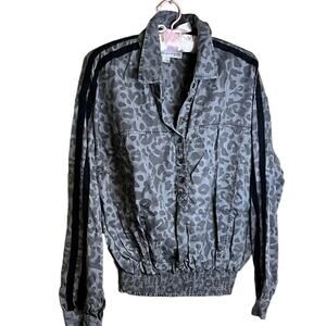 Animal print collared crop length top with sleeve stripe detail  Sz L